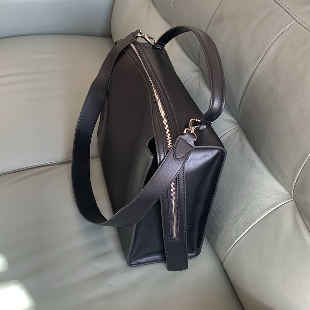 Hand-maided Graded Leather Zipper Large Tote Bag With Wide Shoulder Strap